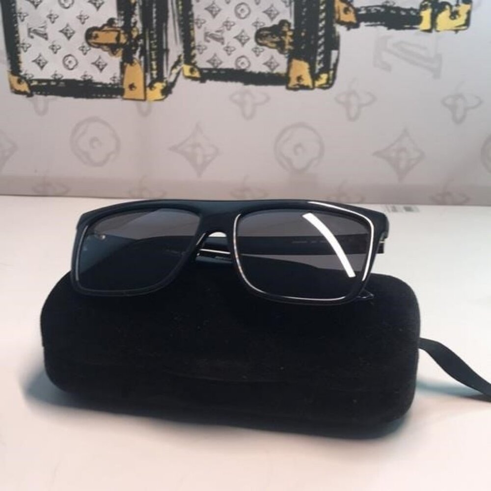 New ✨ Authentic Gucci GG0748S 001 Sunglasses – Black Frame, Grey Lenses ✨ - Picture 11 of 12
